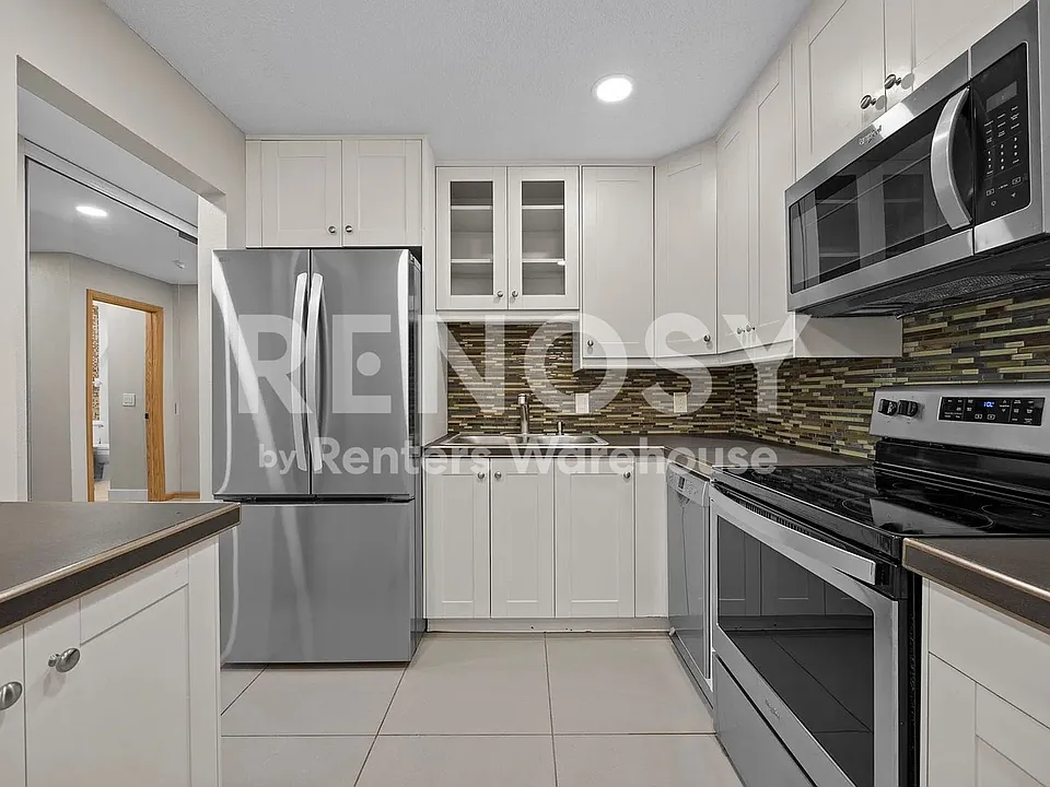 3420 Golfview Dr #123