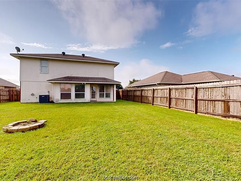 915 Bougainvillea St — Photo 31