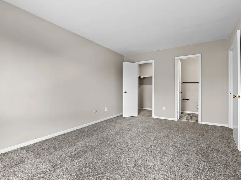 Bayville Apartments — Photo 49