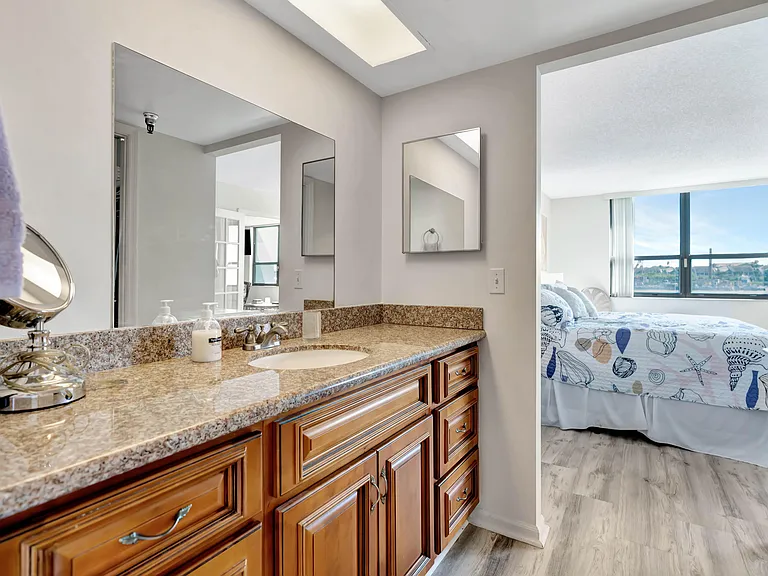 1542 Jupiter Cove Dr #104 — Photo 32