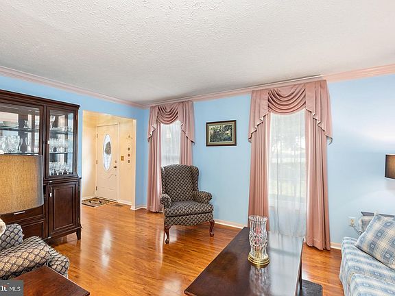 5th image of 4689 Bonneville Ln