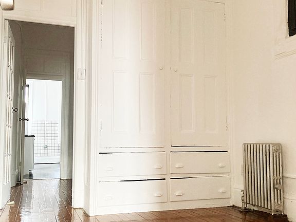 4th image of 604 Manhattan Ave APT 4R