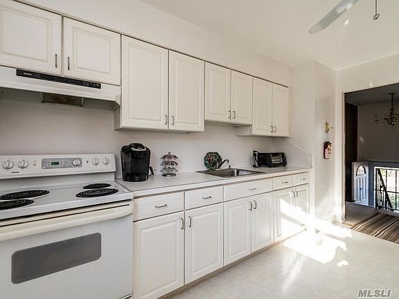 4th image of 56 1st Ave