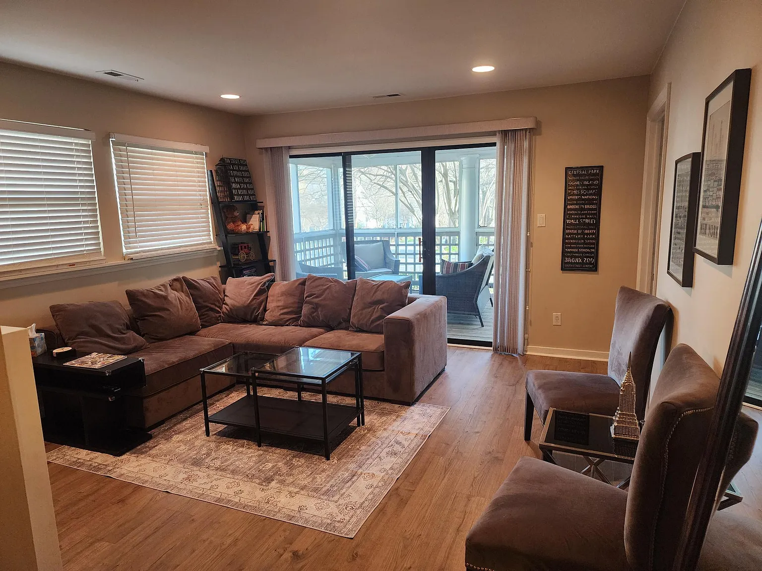 300 E Park Ave — Photo 2