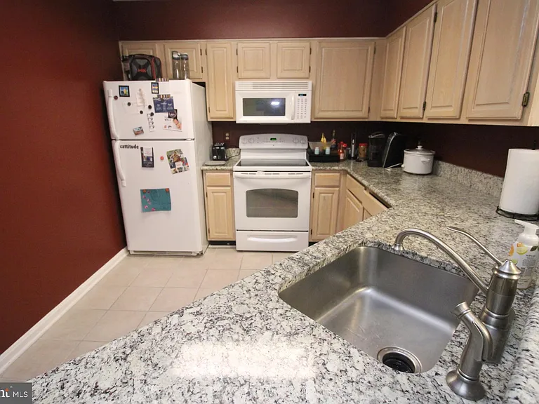 1200 Braddock Pl #312 — Photo 8