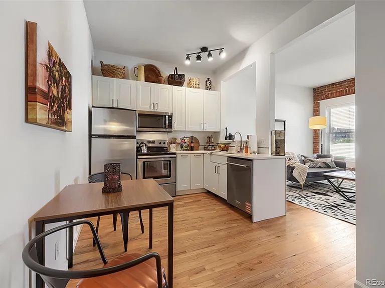 1425 N Washington St #302 — Photo 6