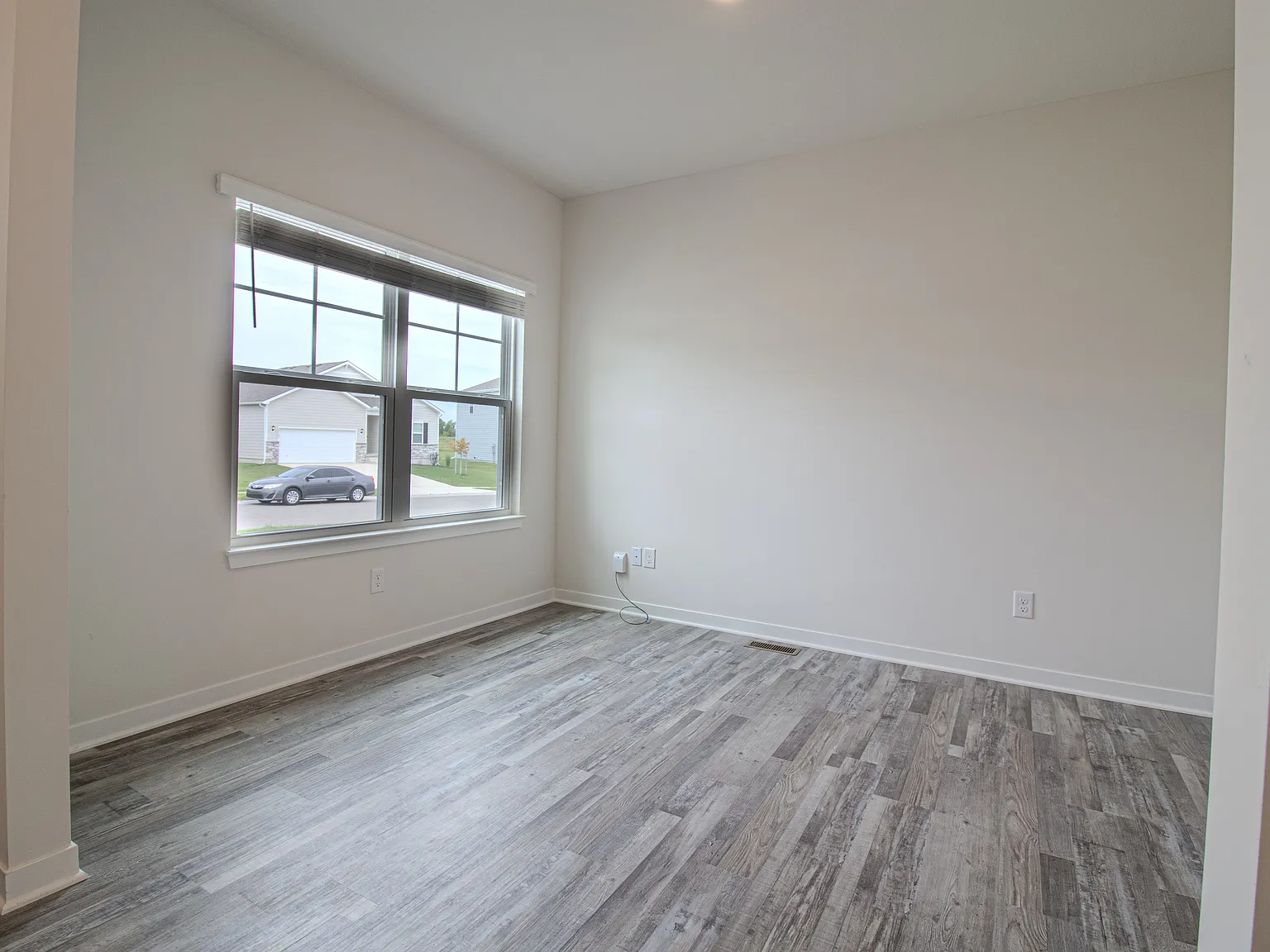 4 bed, 3.5 bath, 2553 sqft, $2,900 — Photo 4