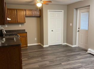 902 N Main St #904, Grafton, OH 44044