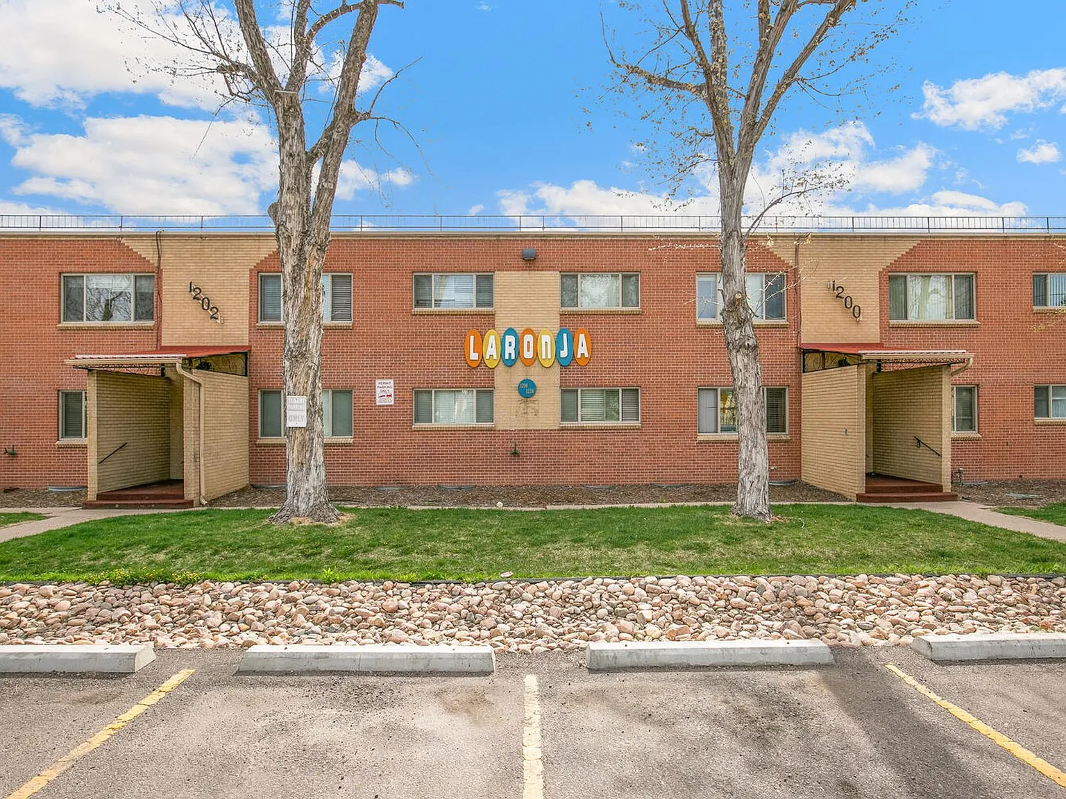 La Ronja Apartments — Photo 1