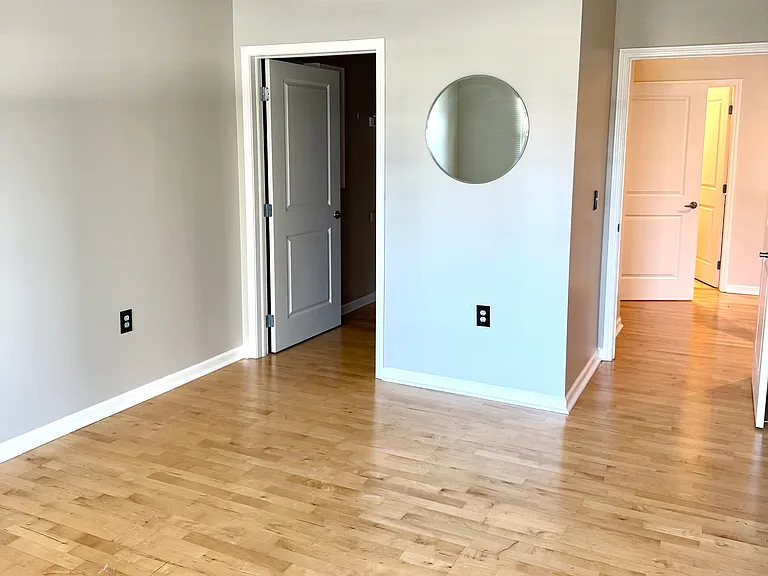 975 N Lincoln St #4G — Photo 7