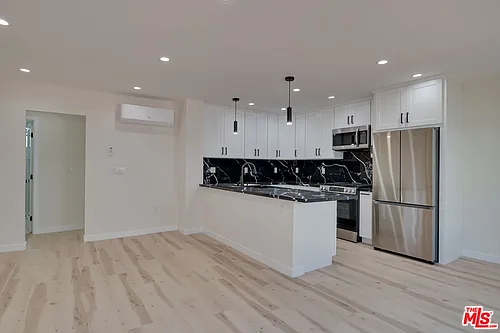 928 N San Vicente Blvd #109 Photo 1