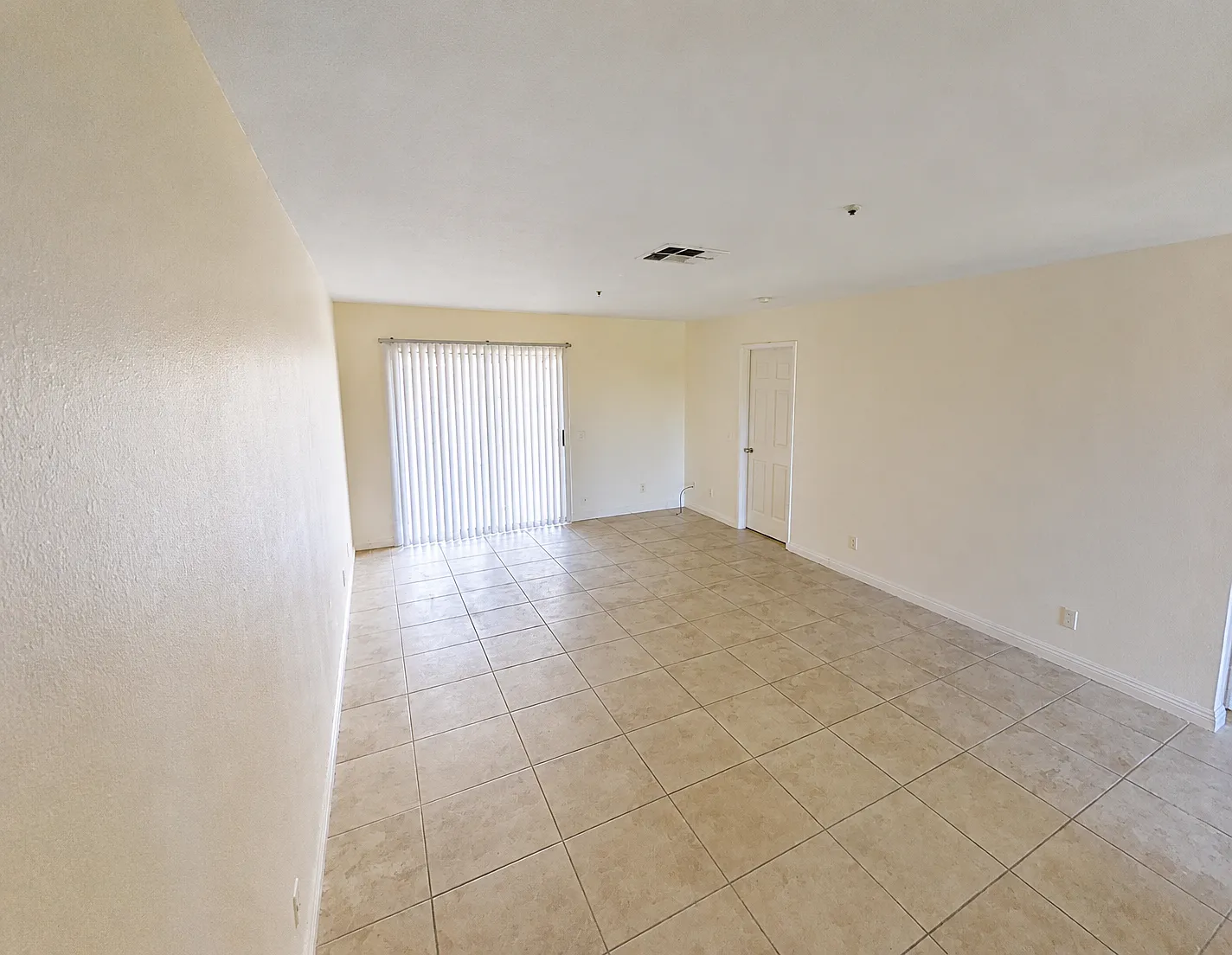 2 bed, 750 sqft, $2,050 — Photo 3