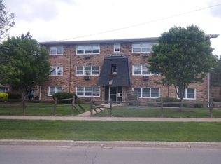 1106 Parkwood Dr APT 304, Joliet, IL 60432
