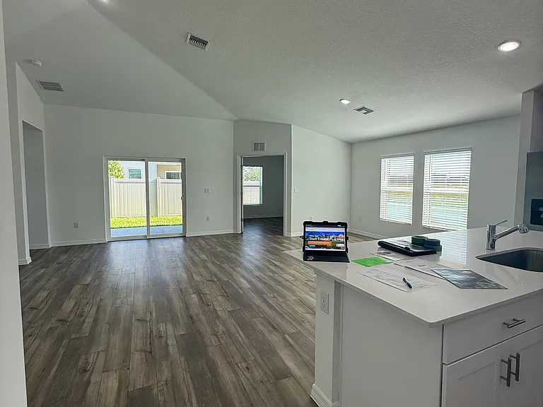5480 San Pietro Dr — Photo 4