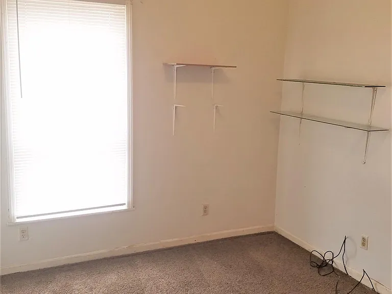 1342 Lee St — Photo 9