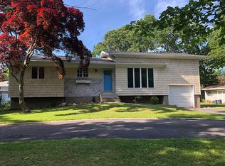 65 Timberpoint Cres, Great River, NY 11739