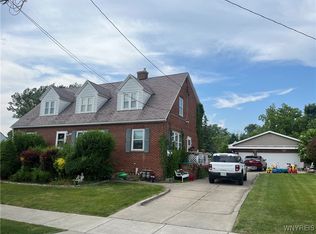 190 Clover Pl, Cheektowaga, NY 14225