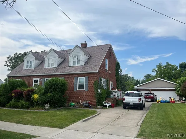190 Clover Pl, Cheektowaga, NY 14225