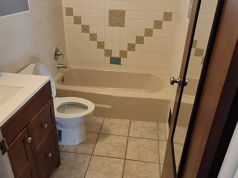 2095 Otis St — Photo 3