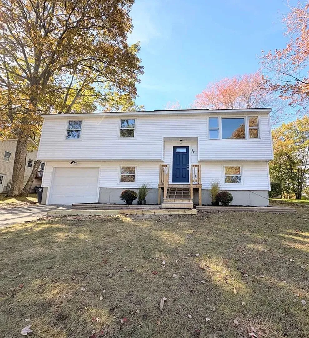 Updated and Comfortable Split Level Living in Nashua - $3500/mo - 42 Woodfield Dr, Nashua, NH — Photo 1