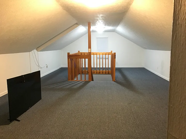 1071 Lakeview Dr — Photo 21