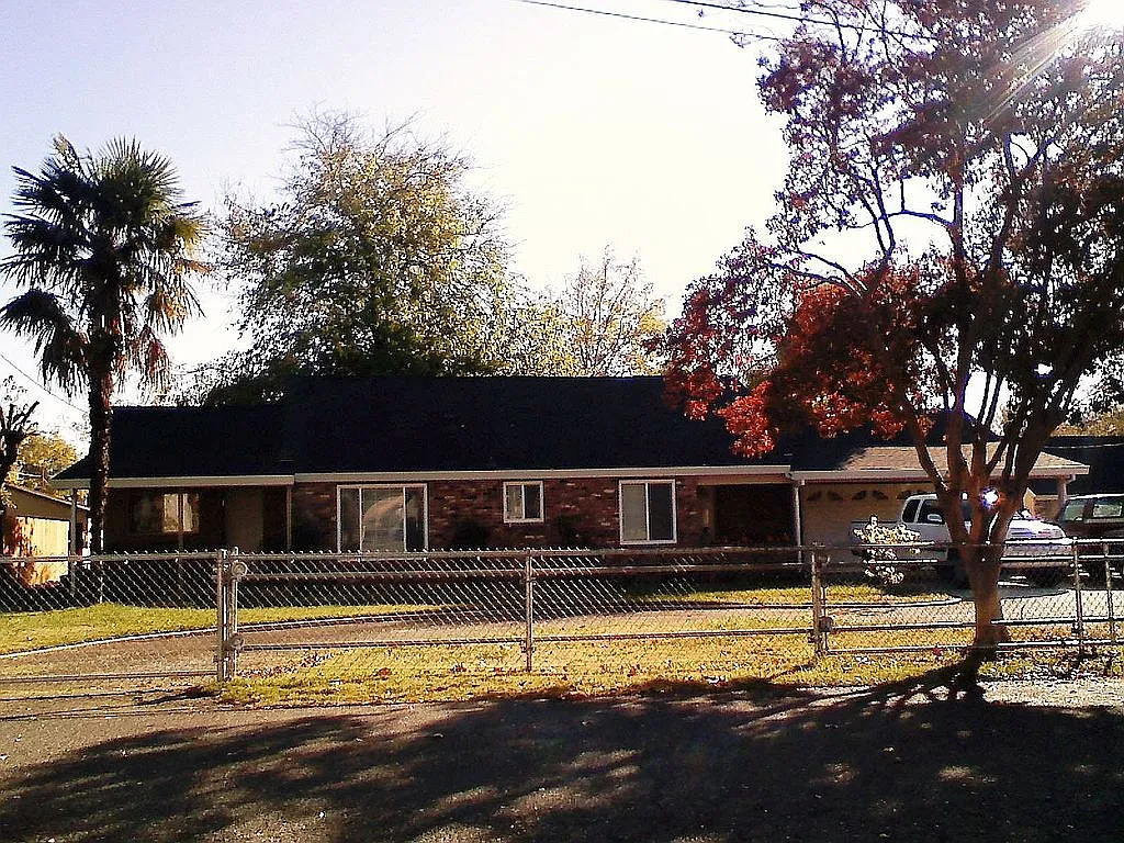 7690 Reno Ln photo 1