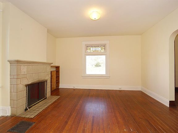 5th image of 3422 Craig Ave