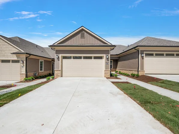 8516 W Valley Dr, White Lake, MI