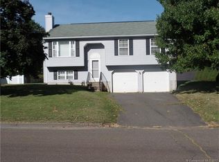 45 Brentwood Ln, Windsor, CT 06095