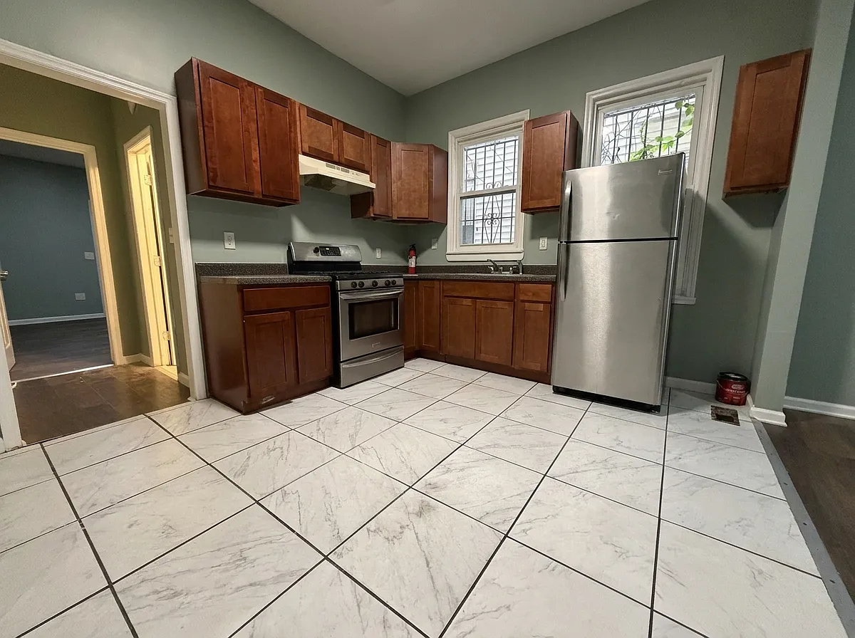 2 bed, 900 sqft, $1,800 — Photo 4