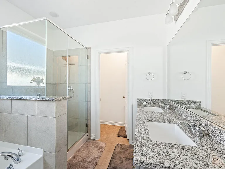 31243 Conover Dr — Photo 26
