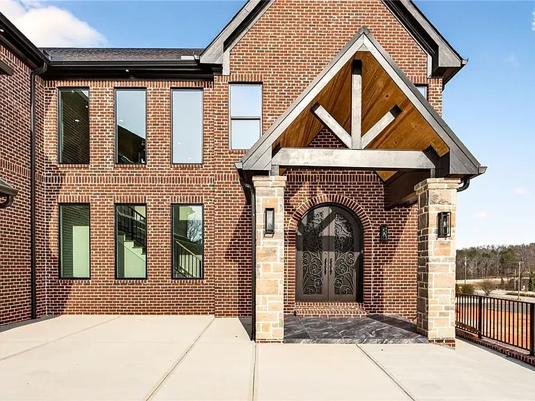 403 Thunder Rd — Photo 8