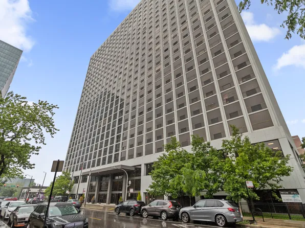4343 N Clarendon Ave APT 613, Chicago, IL 60613
