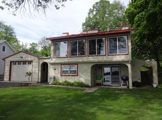 538 W Lake Cowdry Rd NW, Alexandria, MN 56308