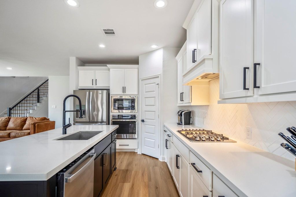 304 Mullins Ct, Montgomery, TX - More
