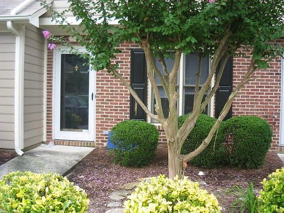 3rd image of 51 Crystal Oaks Ct