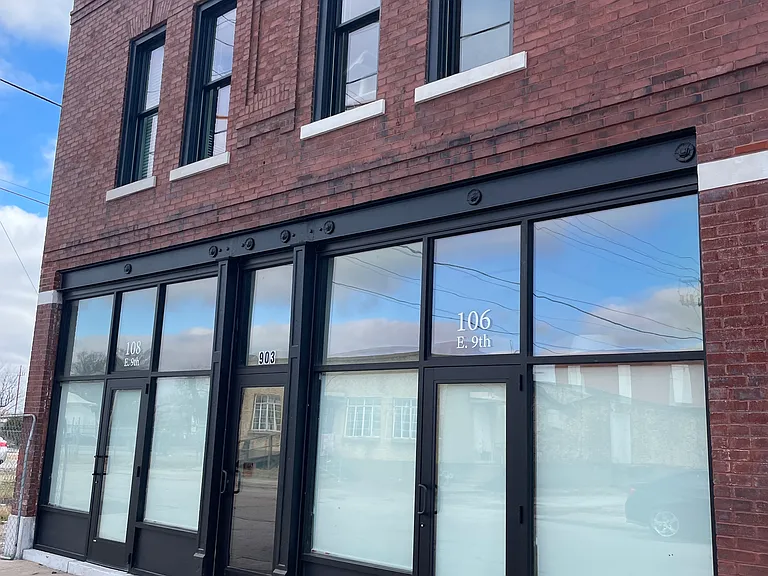 S Main St — Photo 8