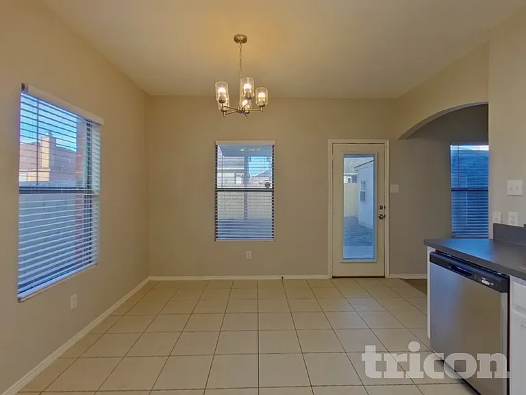 5825 Show Master Ln — Photo 5