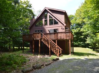 5 Woodstone Rd, Newfoundland, PA 18445