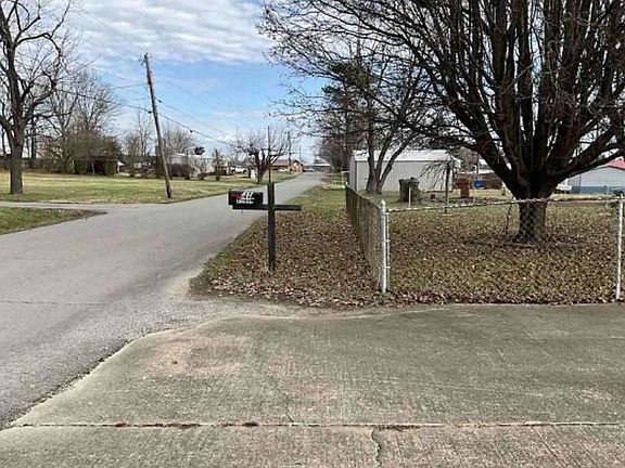 Exterior Neighborhood (street photo)