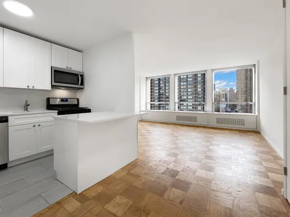 300 East 33rd Street image 1 of 15