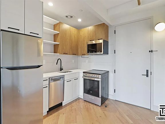 2nd image of 417 E 135th St #4R