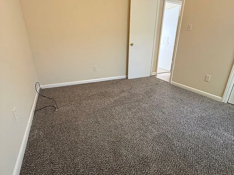 904 Verdant Dr — Photo 11