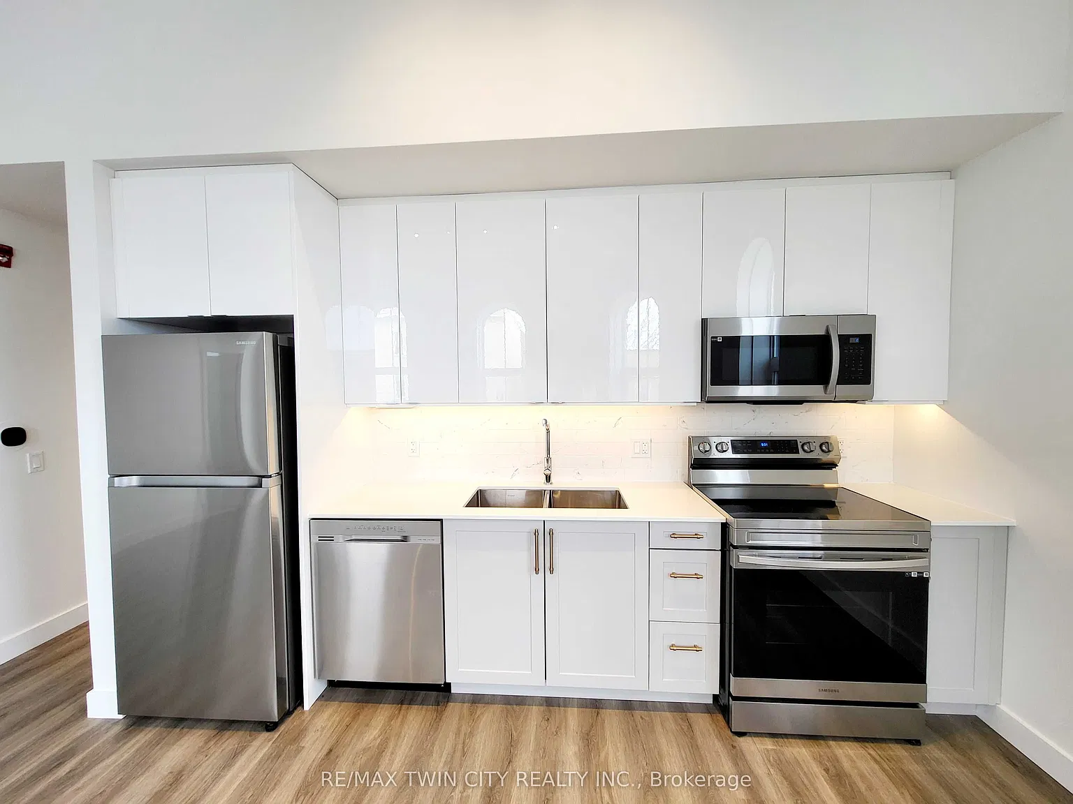 Studio, $1,800 — Photo 4