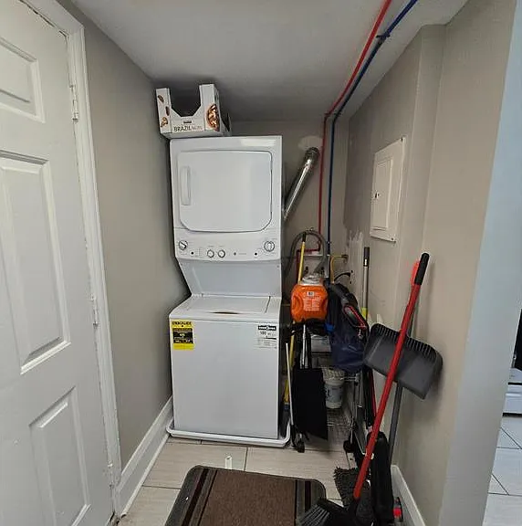 325 Buchanan St NE #2 — Photo 5