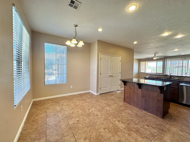 1220 N Spring Valley Dr — Photo 5