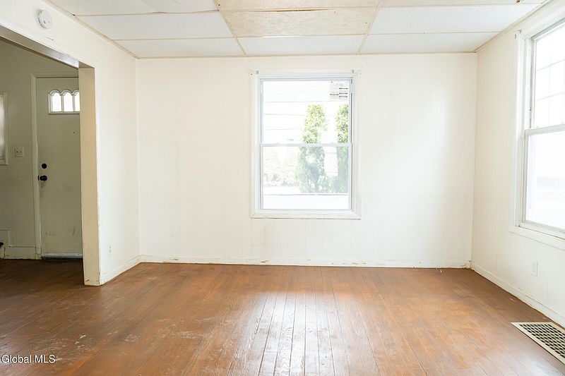 5th image of 6 Harvard Street