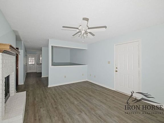 4th image of 126 Greenwood Dr #A