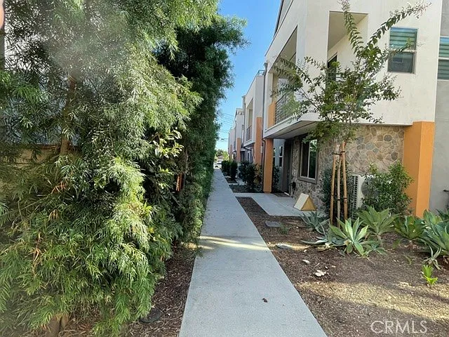 2 bed, 1480 sqft, $3,700 — Photo 4