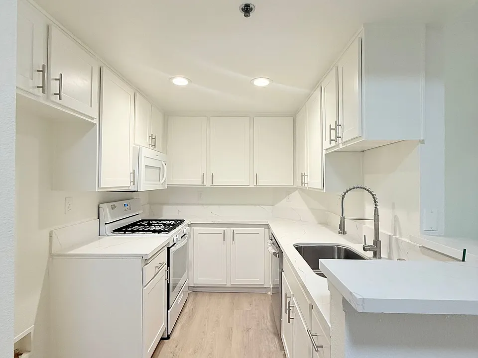 8715 Burton Way - Urban Feel Charming 2 bed 2 bath